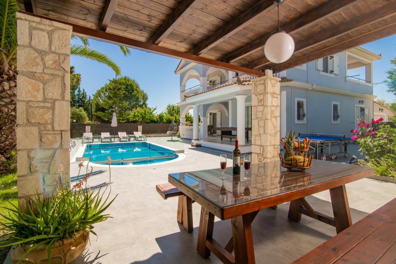 Luxury Villa Vanato & Pool Koukounaria Luaran gambar