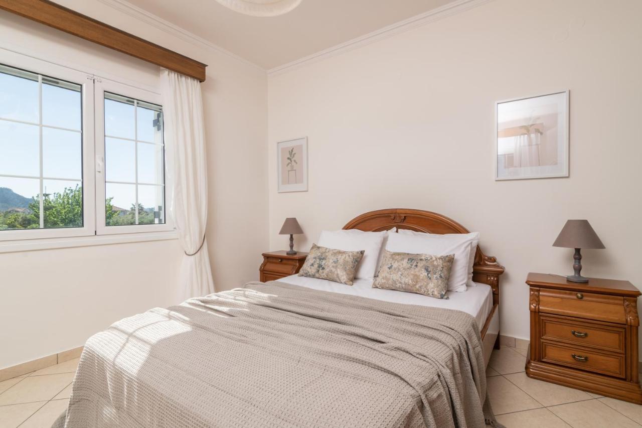 Luxury Villa Vanato & Pool Koukounaria Luaran gambar